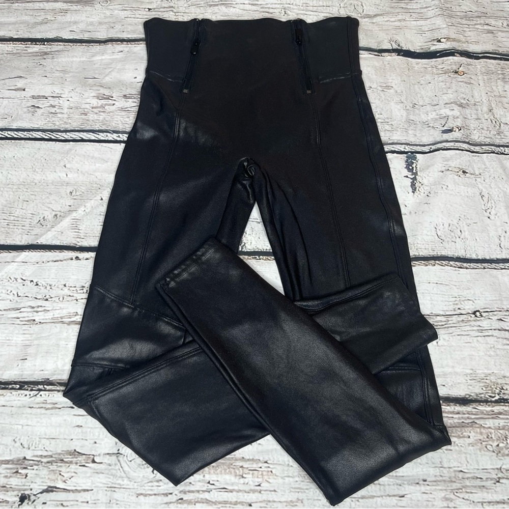 Spanx Hip Zip Faux Leather Leggings Size S - Picture 2 of 6